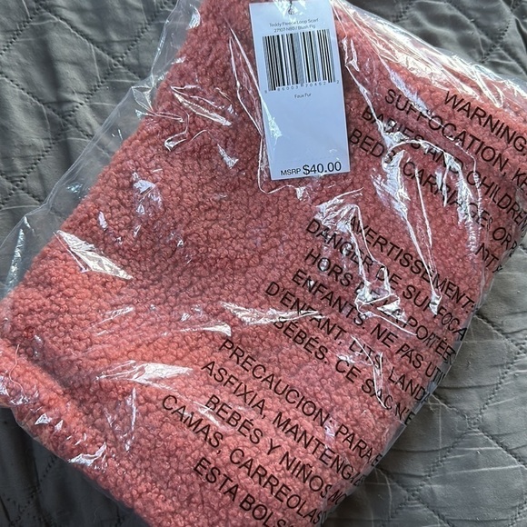 Vera‎ Bradley NWT blush fig teddy fleece loop scarf - Picture 2 of 3